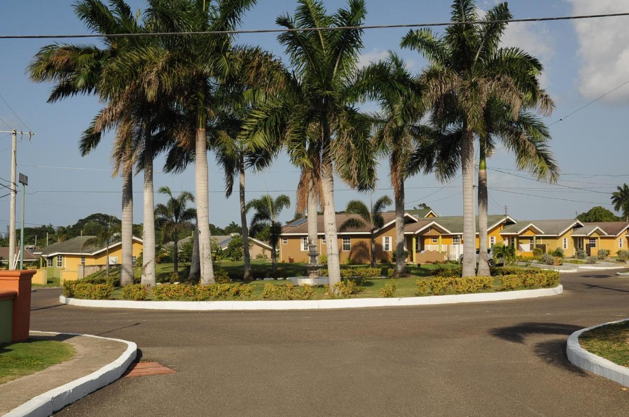 OCHO RIOS - DRAX HALL COUNTRY CLUB 2-BED LUXURY VILLA, OCHO RIOS