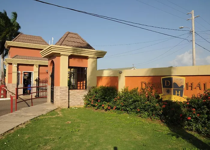 - Drax Hall Country Club 2-bed Luxury *