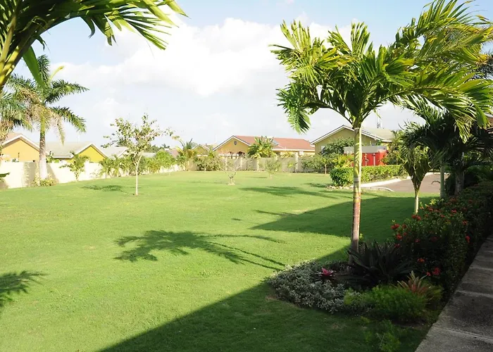- Drax Hall Country Club 2-bed Luxury * Ocho Rios
