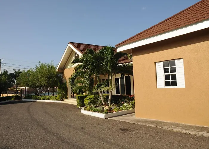 - Drax Hall Country Club 2-bed Luxury Holiday home Ocho Rios
