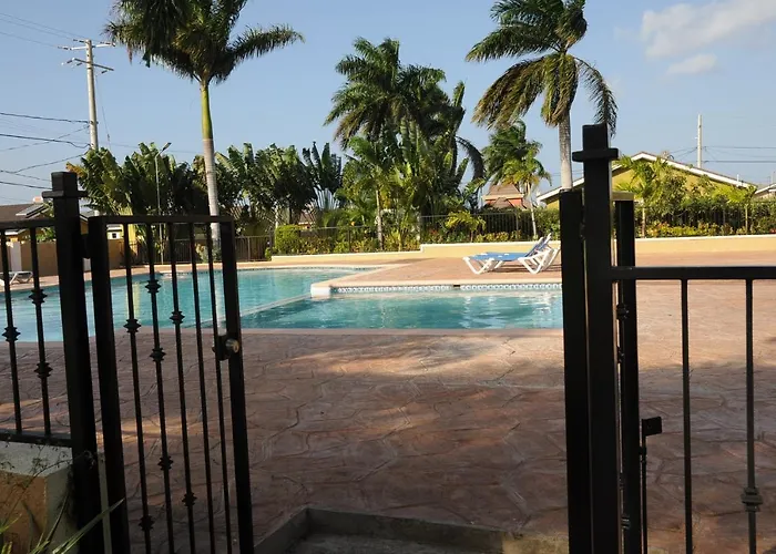 - Drax Hall Country Club 2-bed Luxury Holiday home Ocho Rios