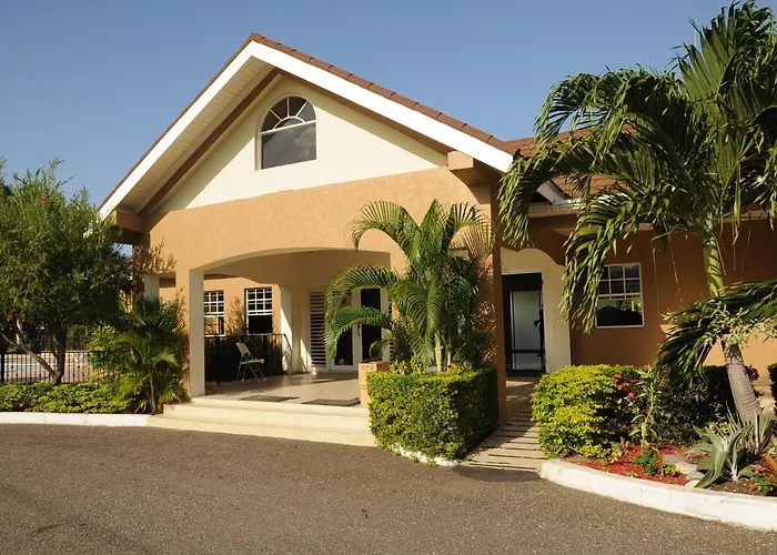 - Drax Hall Country Club 2-bed Luxury * Ocho Rios
