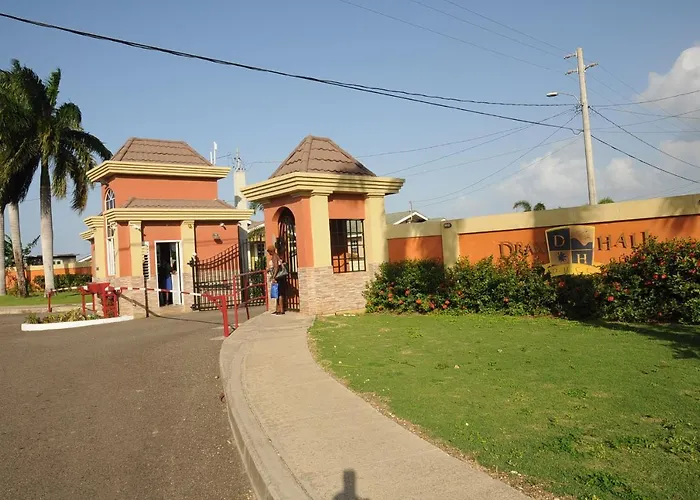 Holiday home - Drax Hall Country Club 2-bed Luxury Ocho Rios