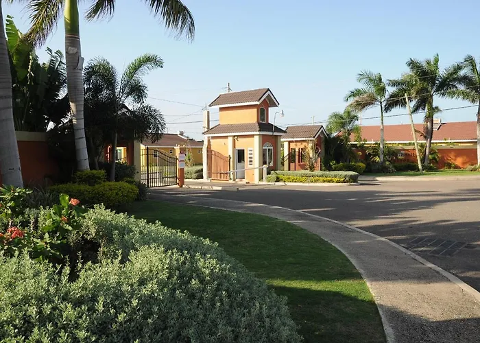- Drax Hall Country Club 2-bed Luxury Holiday home Ocho Rios
