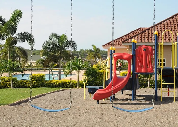 - Drax Hall Country Club 2-bed Luxury Holiday home Ocho Rios