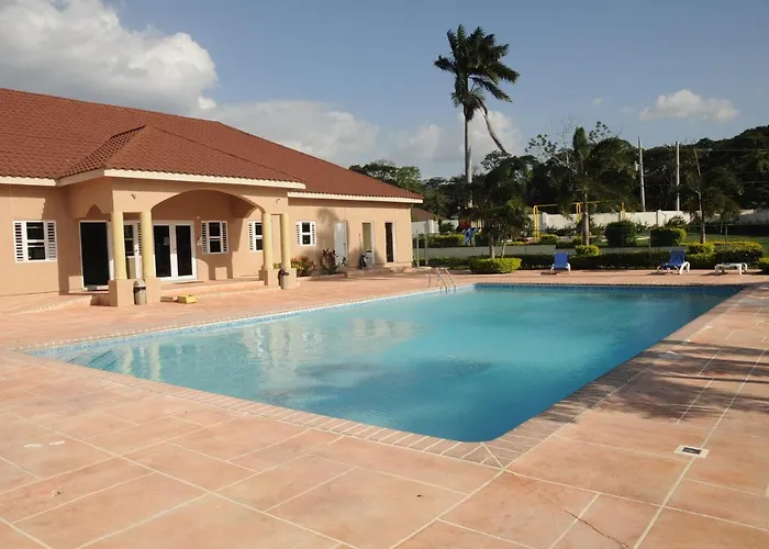 - Drax Hall Country Club 2-bed Luxury Holiday home *
